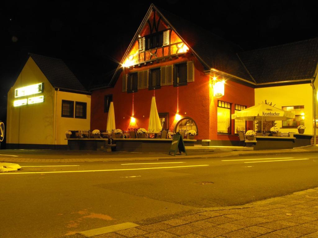 Hotel Beim Holzschnitzer Dreis-Brück Exterior foto